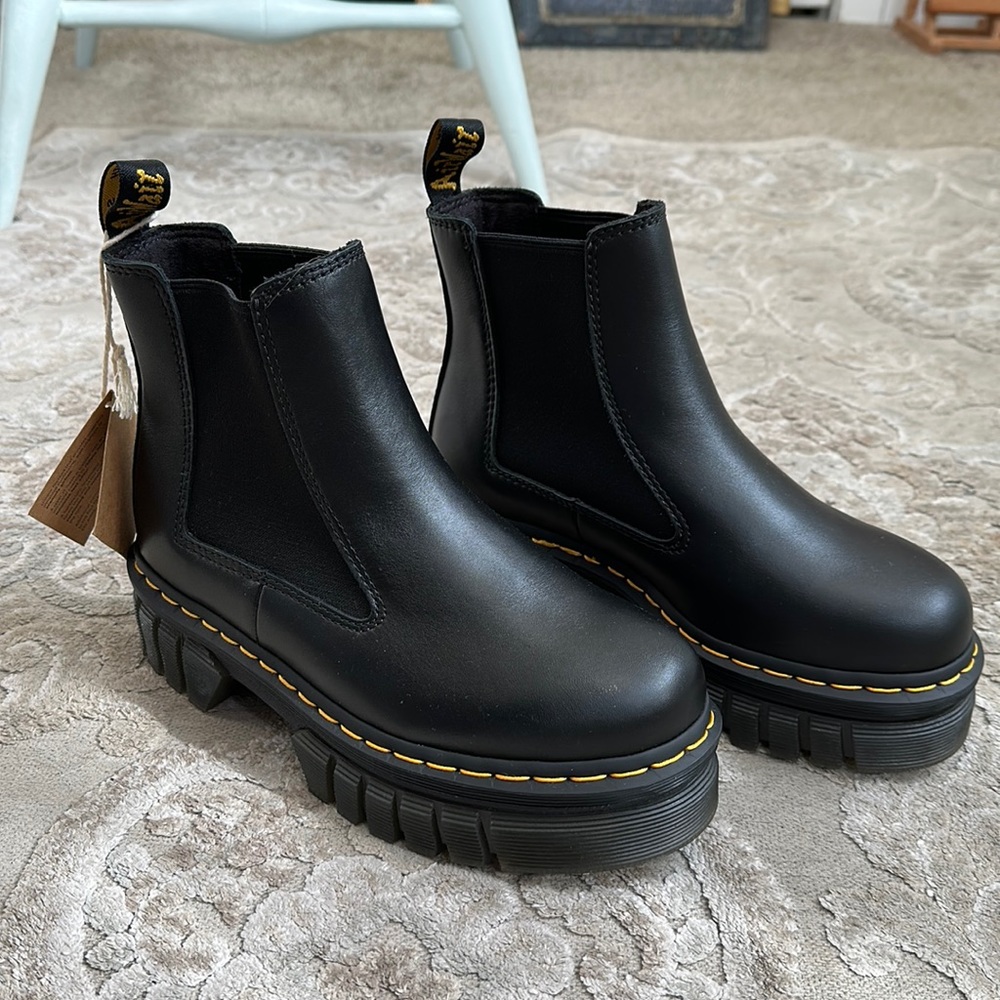 Doc Martens Platform Audrick Chelsea Boot